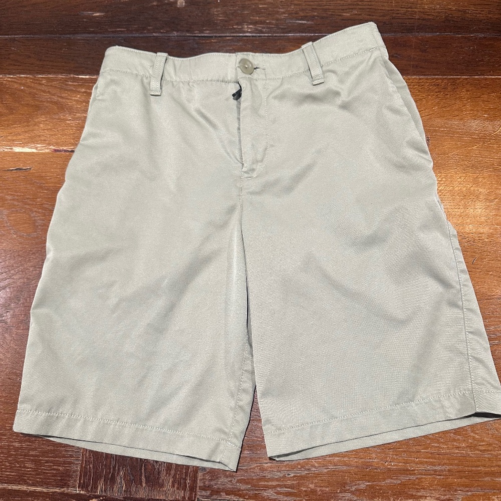 Boys UnderArmour Golf Shorts Size 14